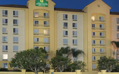 La Quinta Inn & Suites by Wyndham Ontario Airport