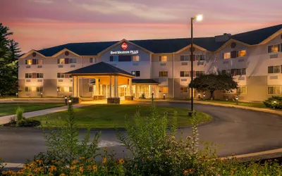 Best Western Plus Executive Court Inn & Conference Center