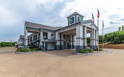 Quality Inn & Suites Canton