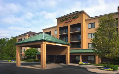 Courtyard by Marriott Cleveland Airport South