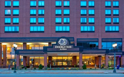 DoubleTree by Hilton Lansing