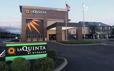 La Quinta Inn & Suites by Wyndham Springfield