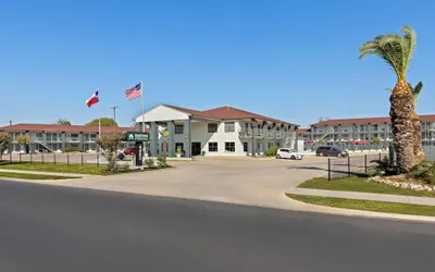 HomeTowne Studios San Antonio E - Frost Bank Center