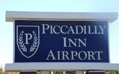 Piccadilly Inn Airport