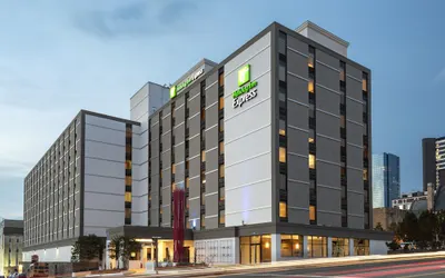 Holiday Inn Express Nashville Downtown - Broadway by IHG