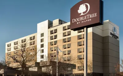 DoubleTree by Hilton St. Paul East