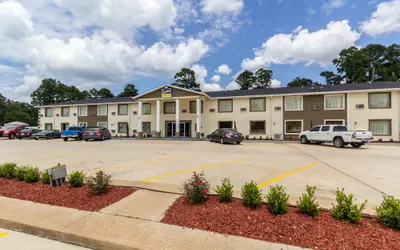 Scottish Inn and Suites