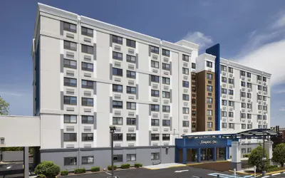 Hampton Inn Newark Airport