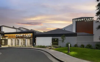 Courtyard by Marriott Bakersfield