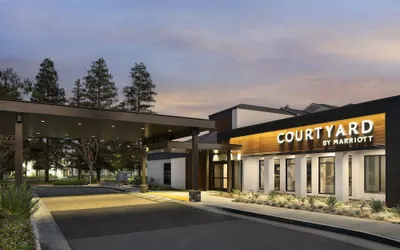 Courtyard by Marriott Bakersfield