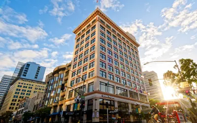 Gaslamp Plaza Suites