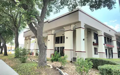 Days Inn by Wyndham San Marcos