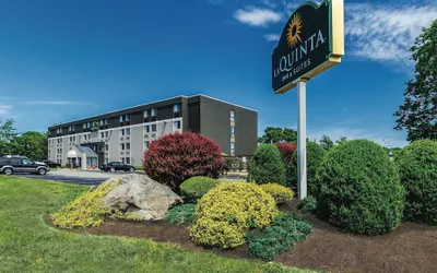 La Quinta Inn & Suites by Wyndham Warwick Providence Airport