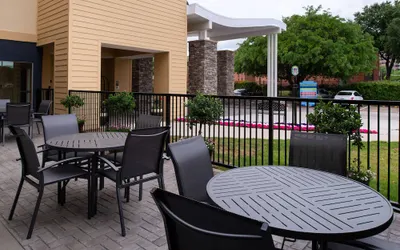 Fairfield Inn & Suites by Marriott Arlington Six Flags