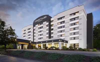 Courtyard By Marriott Shelton