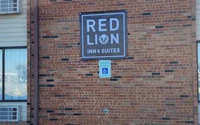 Red Lion Inn & Suites Pontoon Beach