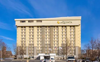 La Quinta Inn & Suites by Wyndham Springfield MA