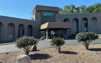 Quality Inn West Des Moines - Clive By Choice Hotels I-235 & I -80