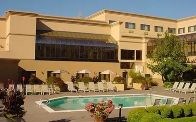 Monarch Hotel & Conference Center