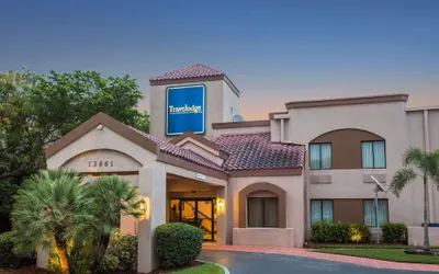 Travelodge by Wyndham Fort Myers Airport