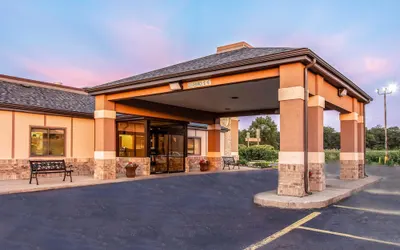 Country Inn & Suites by Radisson, Muskegon, MI