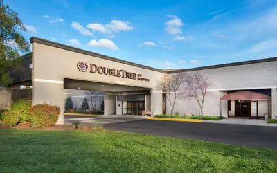 DoubleTree by Hilton Hotel Lawrence