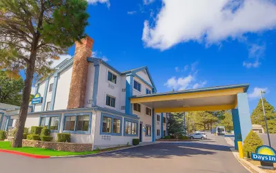 Days Inn & Suites by Wyndham East Flagstaff