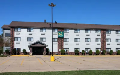 Quality Inn & Suites Bloomington I-55 and I-74