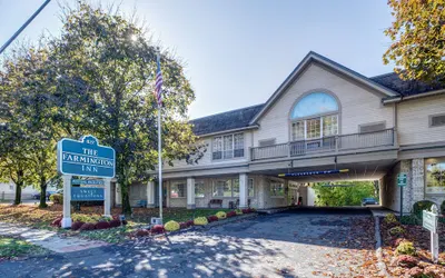 The Farmington Inn & Suites