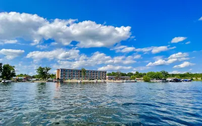 Holiday Inn Detroit Lakes, an IHG Hotel