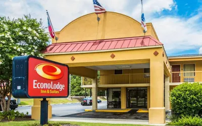 Econo Lodge Inn & Suites at Fort Moore