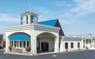 Motel 6 Calhoun, GA