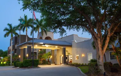 La Quinta Inn & Suites by Wyndham Ft. Myers-Sanibel Gateway