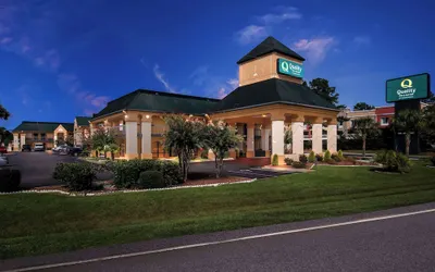 Quality Inn And Suites Civic