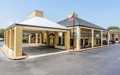 Quality Inn Mt. Pleasant - Charleston