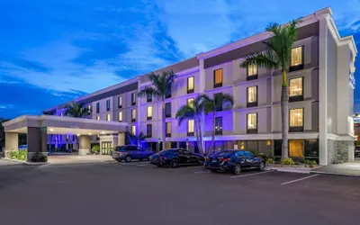 Comfort Inn & Suites St. Pete - Clearwater International Airport