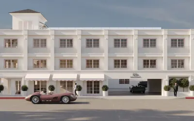 Bay Shores Peninsula Hotel