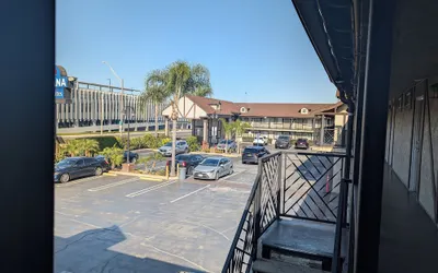 Cabana Inn & Suites