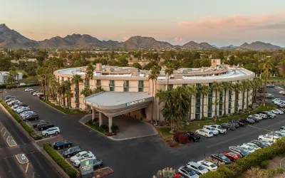 Embassy Suites by Hilton Phoenix Biltmore