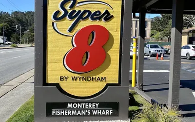 Super 8 by Wyndham Monterey Fisherman's Wharf Aquarium