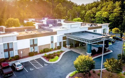 Best Western Plus Yadkin Valley Inn & Suites