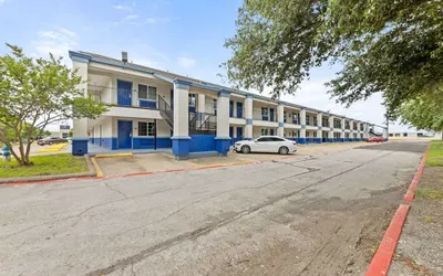 Days Inn by Wyndham McKinney