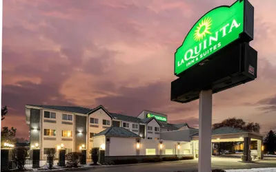 La Quinta Inn & Suites by Wyndham Logan