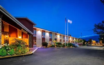 Best Western Plus Corning Inn