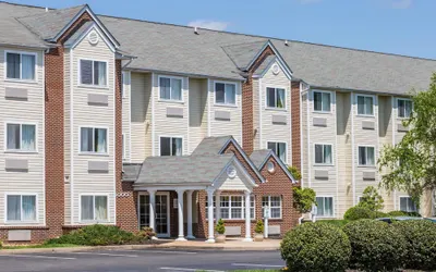 Microtel Inn & Suites by Wyndham Richmond Airport