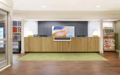 Spark by Hilton Lakewood Denver Southwest