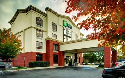 Holiday Inn Express Richmond Airport, an IHG Hotel