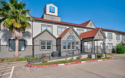 Motel 6 Stafford, TX – SW Houston - Sugarland