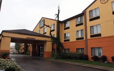 Evergreen Inn and Suites