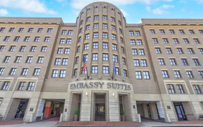 Embassy Suites by Hilton Alexandria Old Town